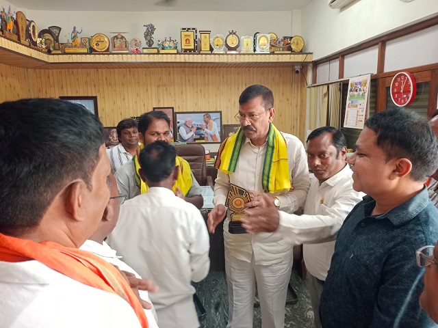 Photo of आदिवासी दिवस पर सम्मान कार्यक्रम 